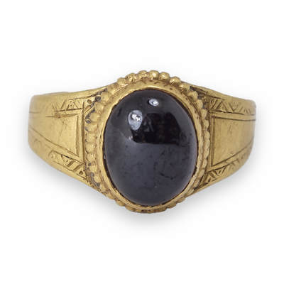 16th Century 22k Gold Garnet Cabochon Ring
